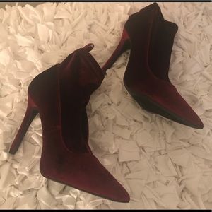 NWOT burgundy heels